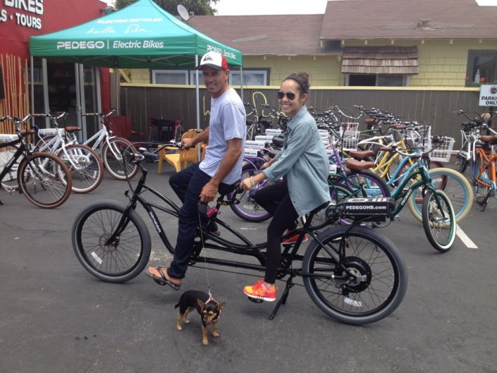 Kelly-Slater-Girlfriend-Riding-a-Pedego-Tandem Kelly-Slater-Girlfriend-Riding-a-Pedego-Tandem